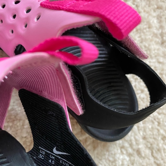 Pink Nike water shoes. Size 5 - Picture 4 of 4